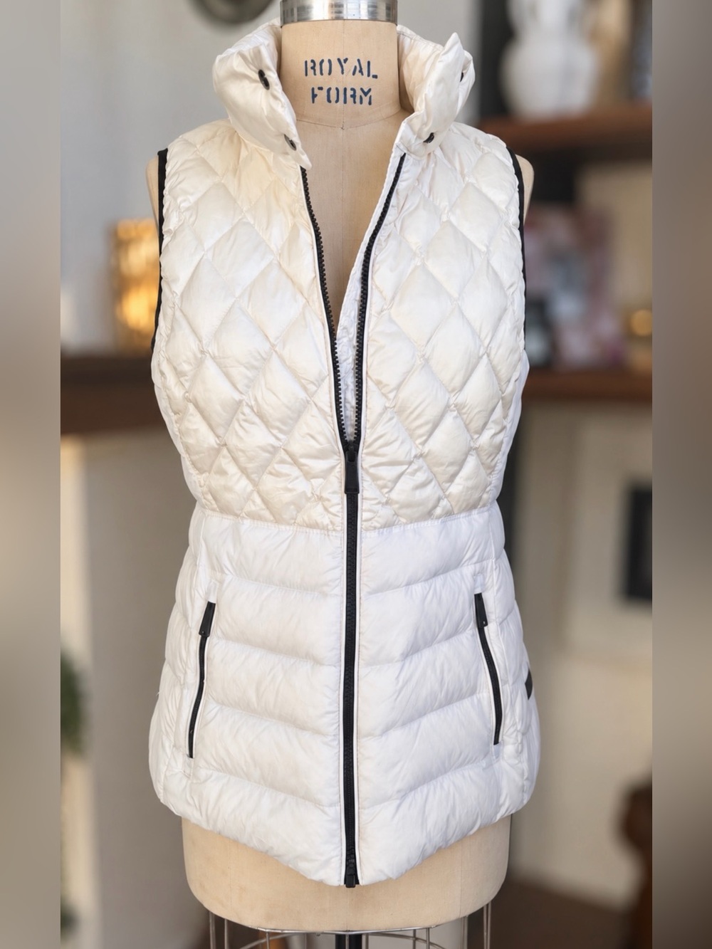 Calvin Klein Performance Premium Down Puffer Vest White Ivory Black M